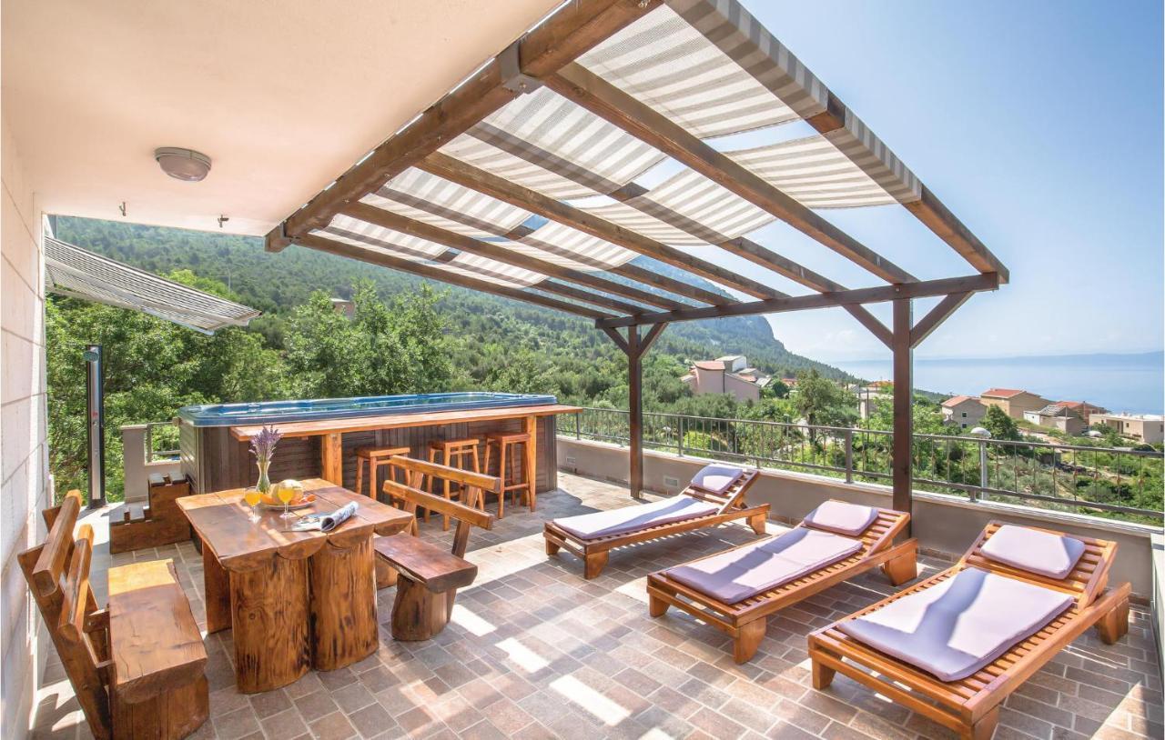 2 Bedroom Beautiful Apartment In มาคาร์สกา ภายนอก รูปภาพ