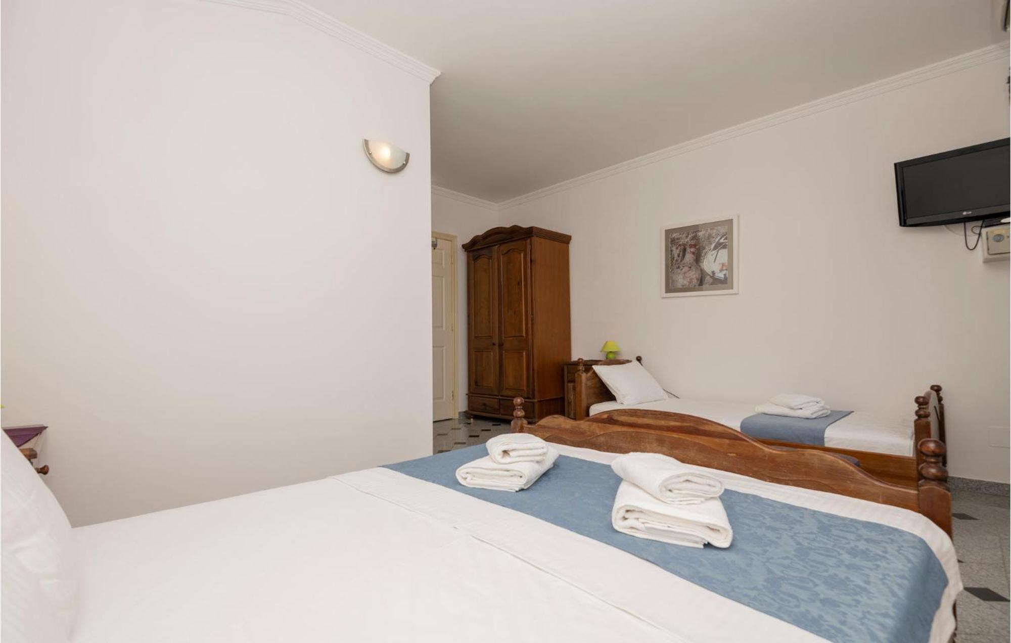 2 Bedroom Beautiful Apartment In มาคาร์สกา ภายนอก รูปภาพ